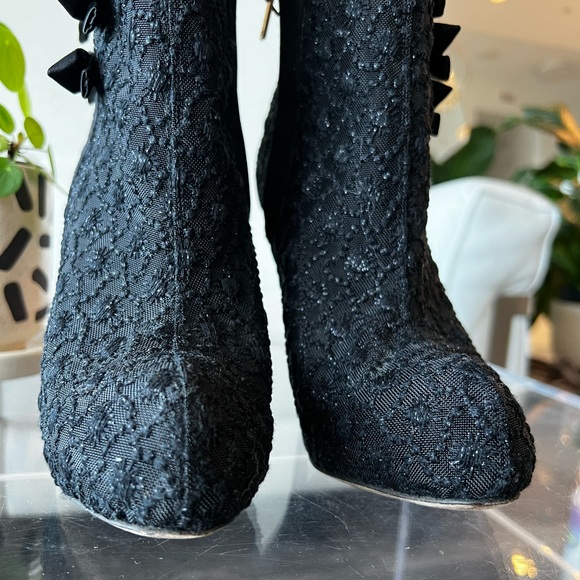 CHRISTIAN DIOR | BLACK MESH DESIGN SATIN HEELED BOOTIES W/ BOWS - Picture 8 of 12